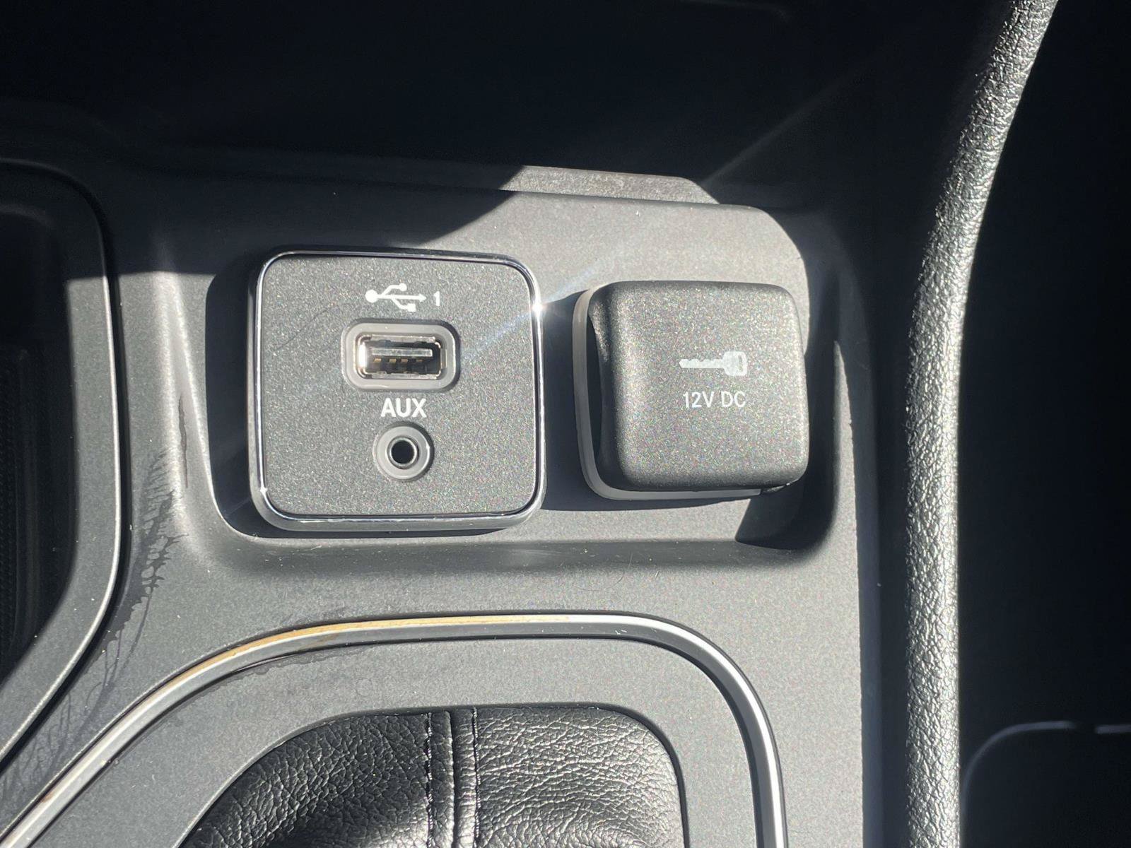 Used 2021 Jeep Cherokee Latitude Plus w/ Sun & Sound Group FWD image 20