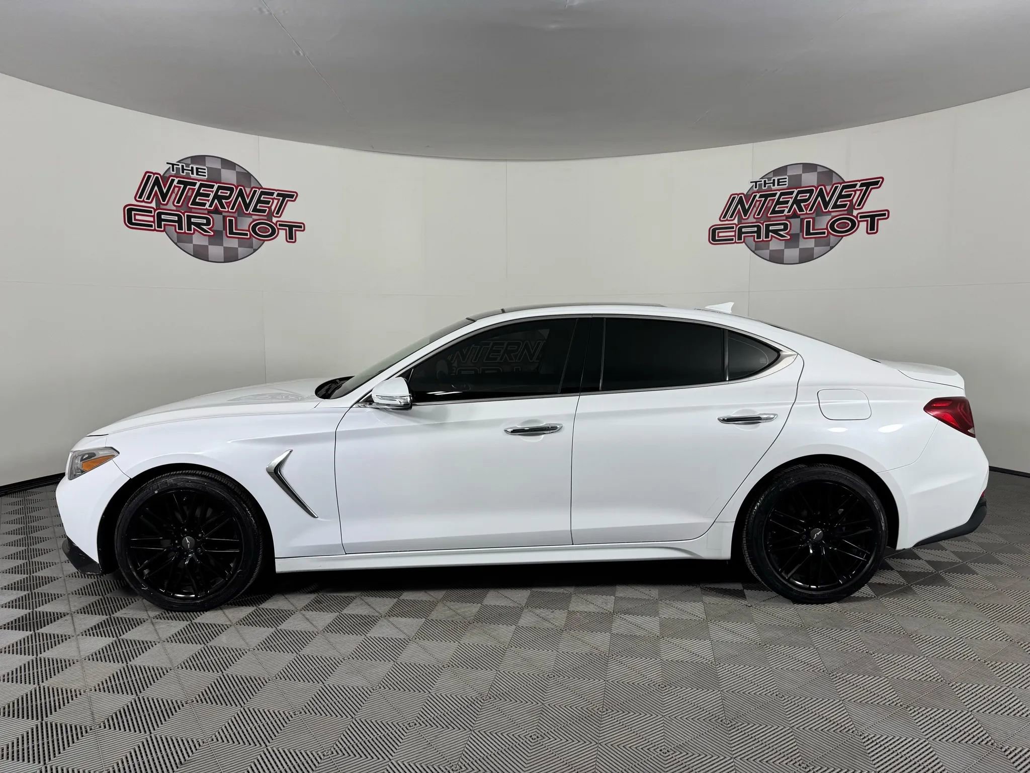 Used 2019 Genesis G70 2.0T Advanced w/ Elite Package image 4