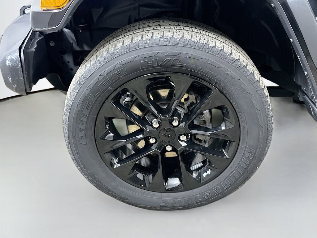 Used 2021 Jeep Wrangler Unlimited Sahara w/ Cold Weather Group AWD/4WD image 8