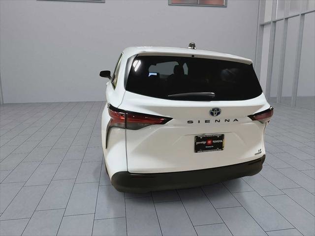 Certified 2021 Toyota Sienna LE FWD image 7