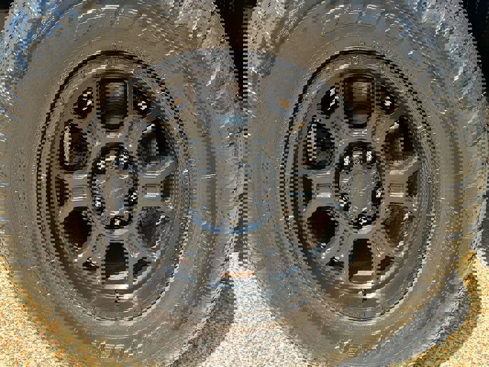 Used 2016 Jeep Wrangler Unlimited Rubicon w/ Connectivity Group image 25