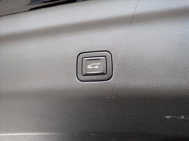 Used 2023 Chevrolet Tahoe Z71 w/ Luxury Package image 10