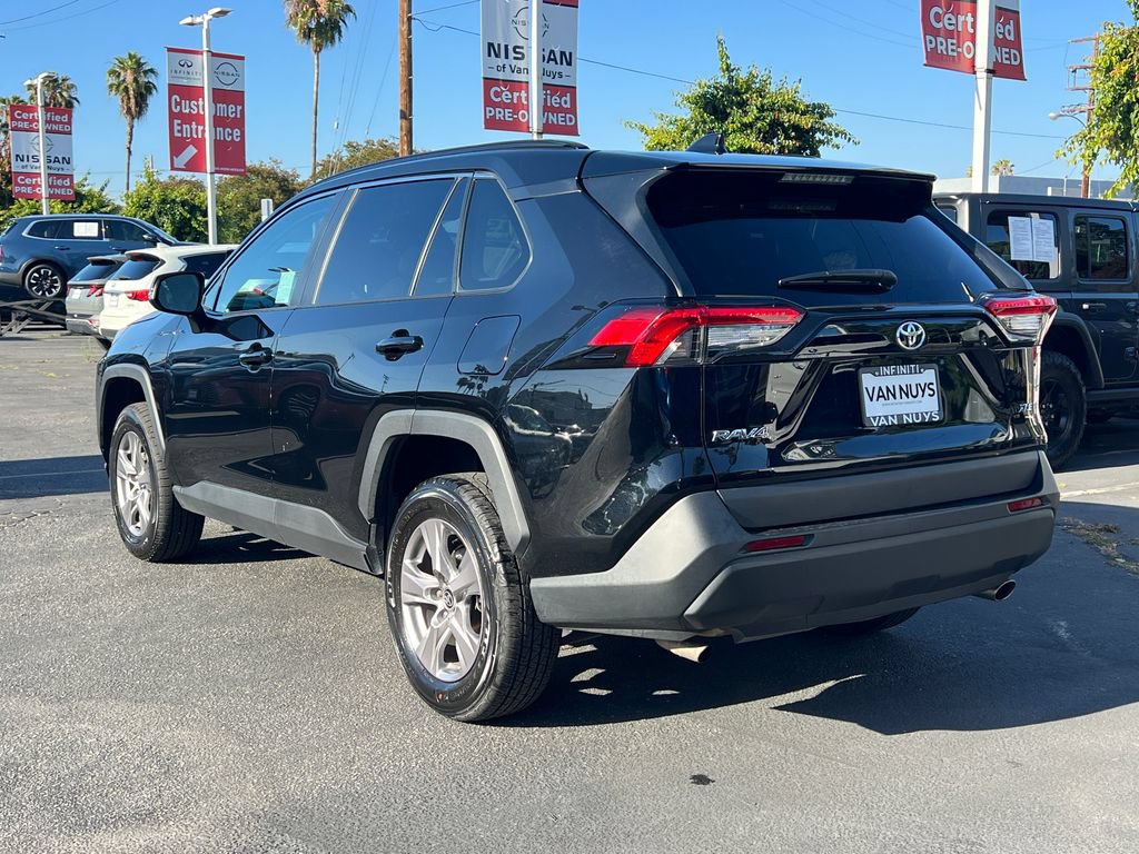 Used 2025 Toyota RAV4 XLE FWD image 4
