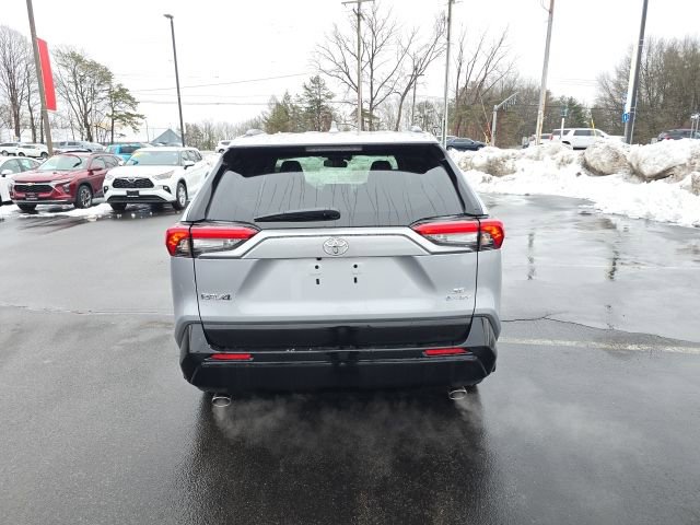 New 2025 Toyota RAV4 SE image 4