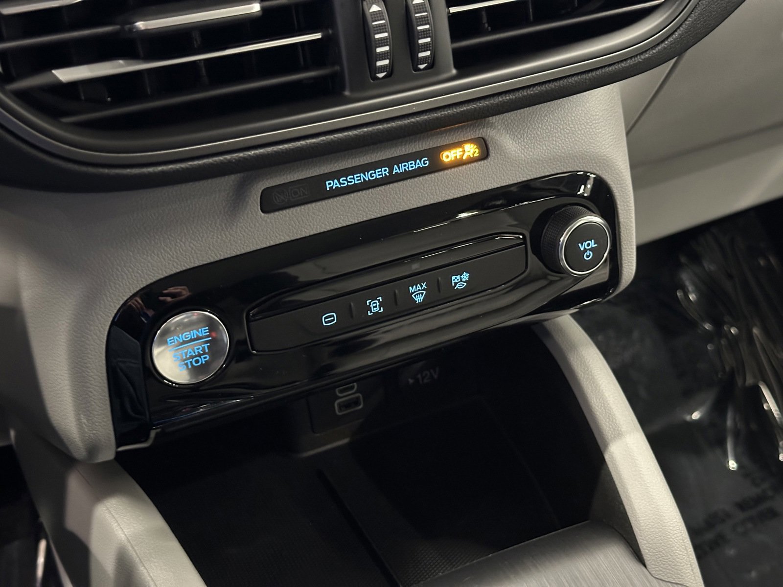 Used 2024 Ford Escape SE image 27