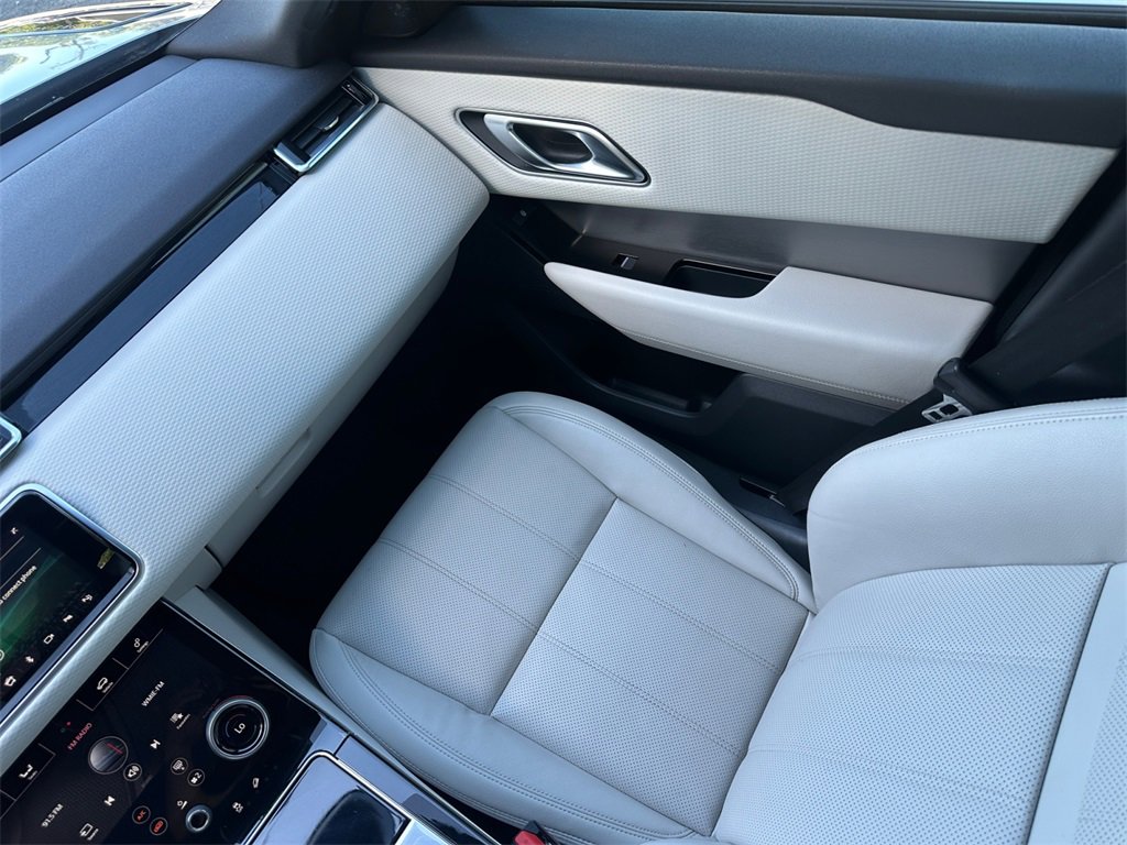 Used 2020 Land Rover Range Rover Velar R-Dynamic S image 28