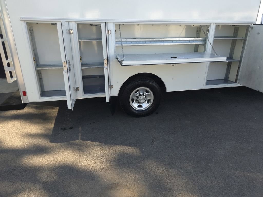 Used 2019 Chevrolet Express 3500 RWD image 8