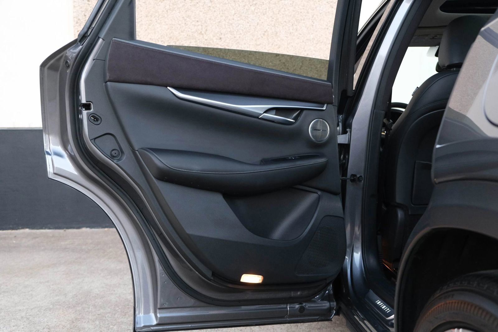 Used 2022 INFINITI QX50 Sensory image 25