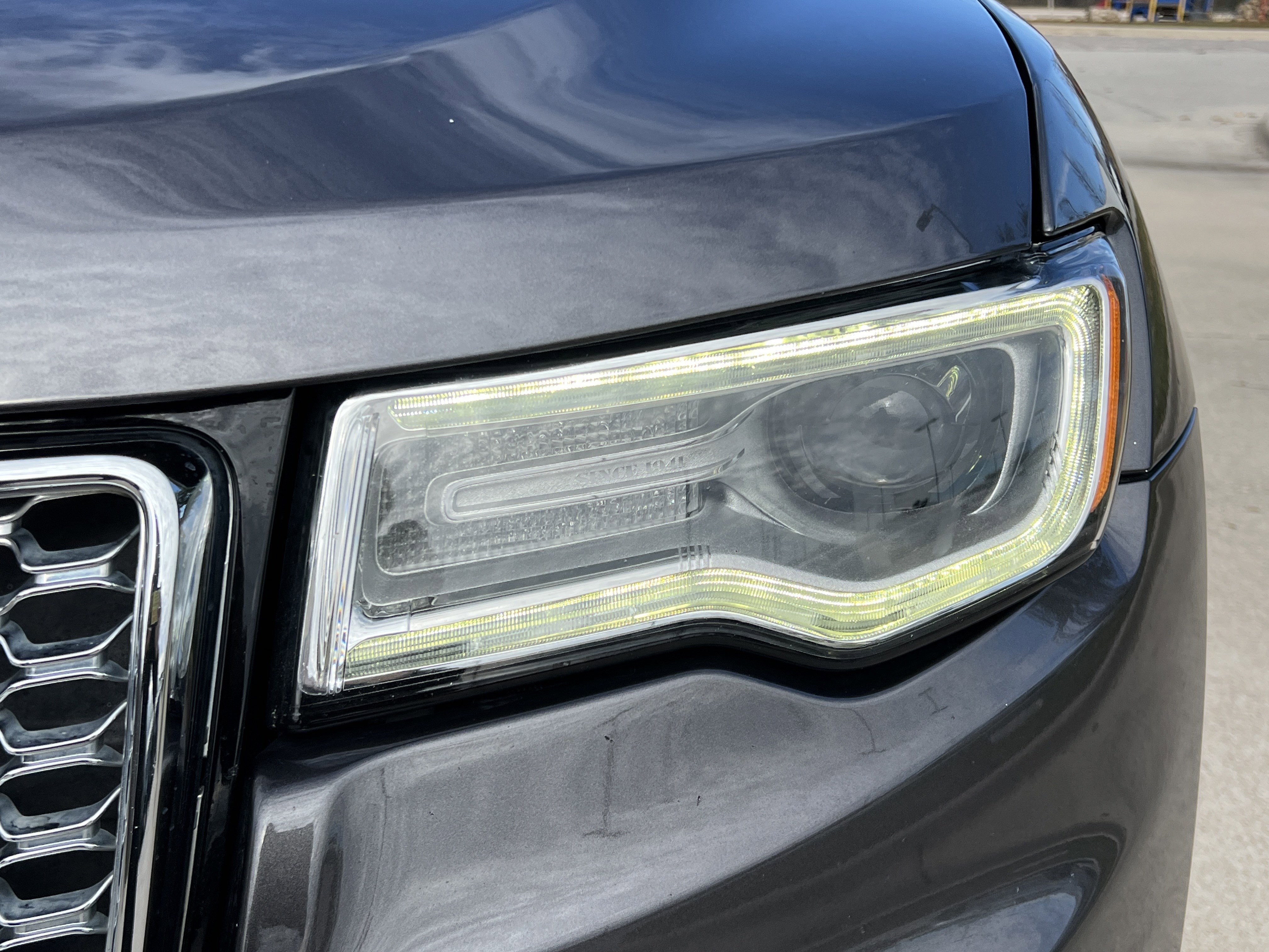 Used 2017 Jeep Grand Cherokee Overland w/ Jeep Active Safety Group image 6