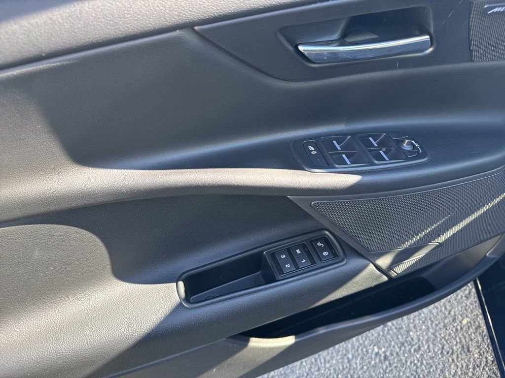 Used 2017 Jaguar XE Premium image 15