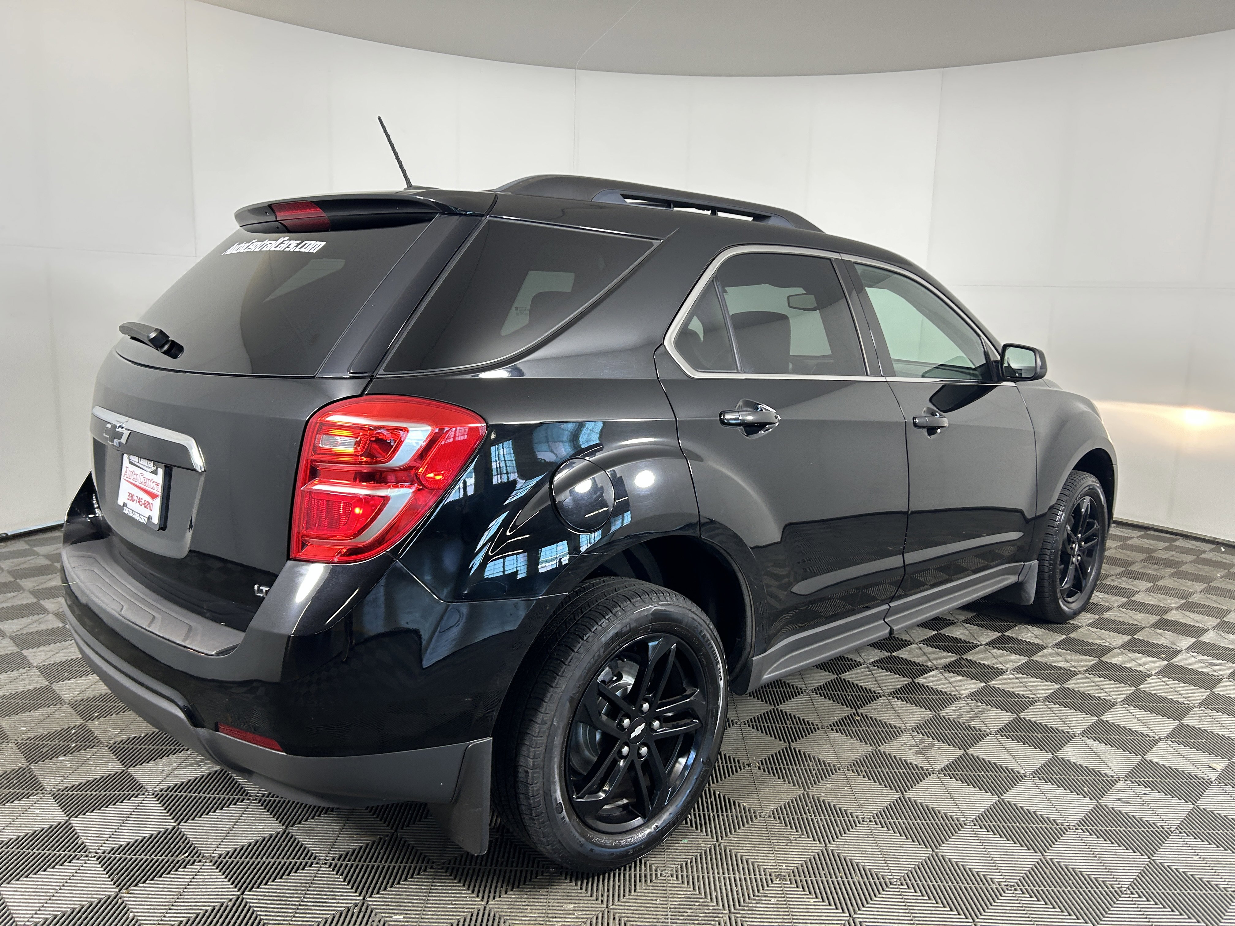 Used 2017 Chevrolet Equinox LT w/ Midnight Edition AWD/4WD image 4