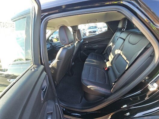 Used 2023 Chevrolet Bolt EUV LT w/ Convenience Package FWD image 10