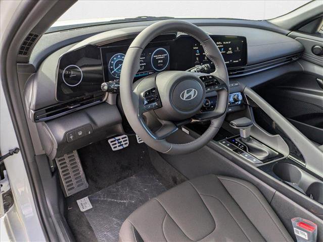 New 2025 Hyundai Elantra SEL image 3