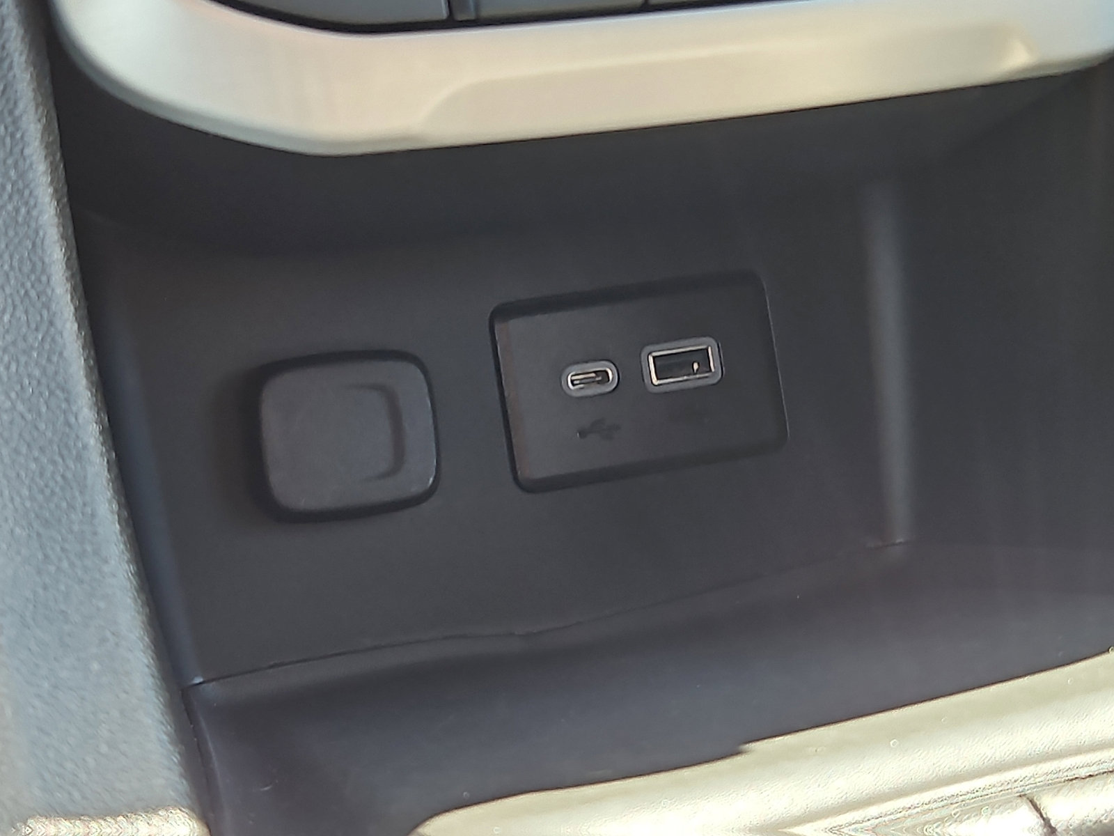 Used 2023 GMC Acadia SLE w/ Driver Convenience Package FWD image 23