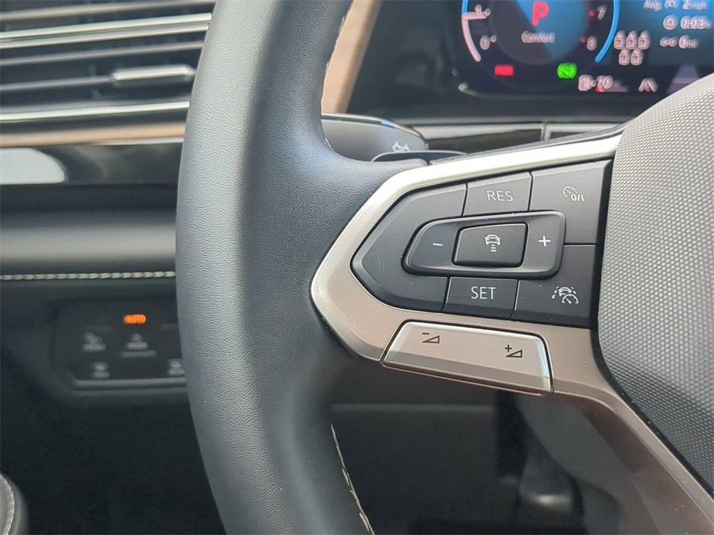 Used 2025 Volkswagen Atlas SE image 20