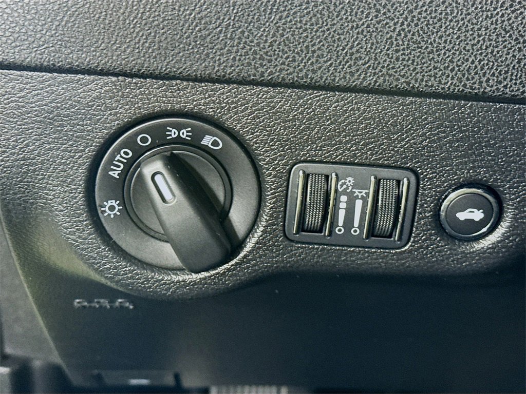 Used 2023 Dodge Charger R/T w/ Performance Handling Group image 20