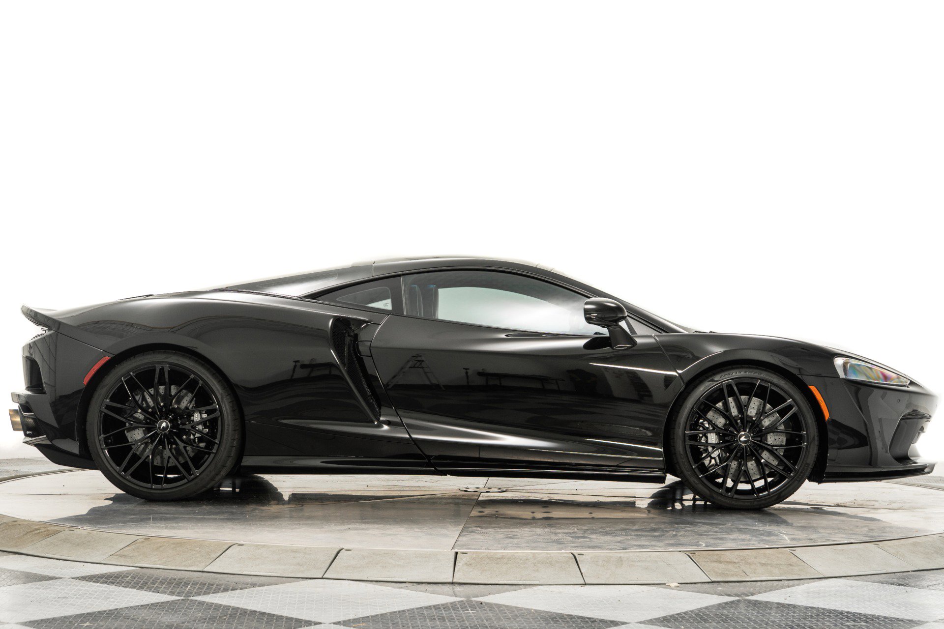 Used 2022 McLaren GT image 41