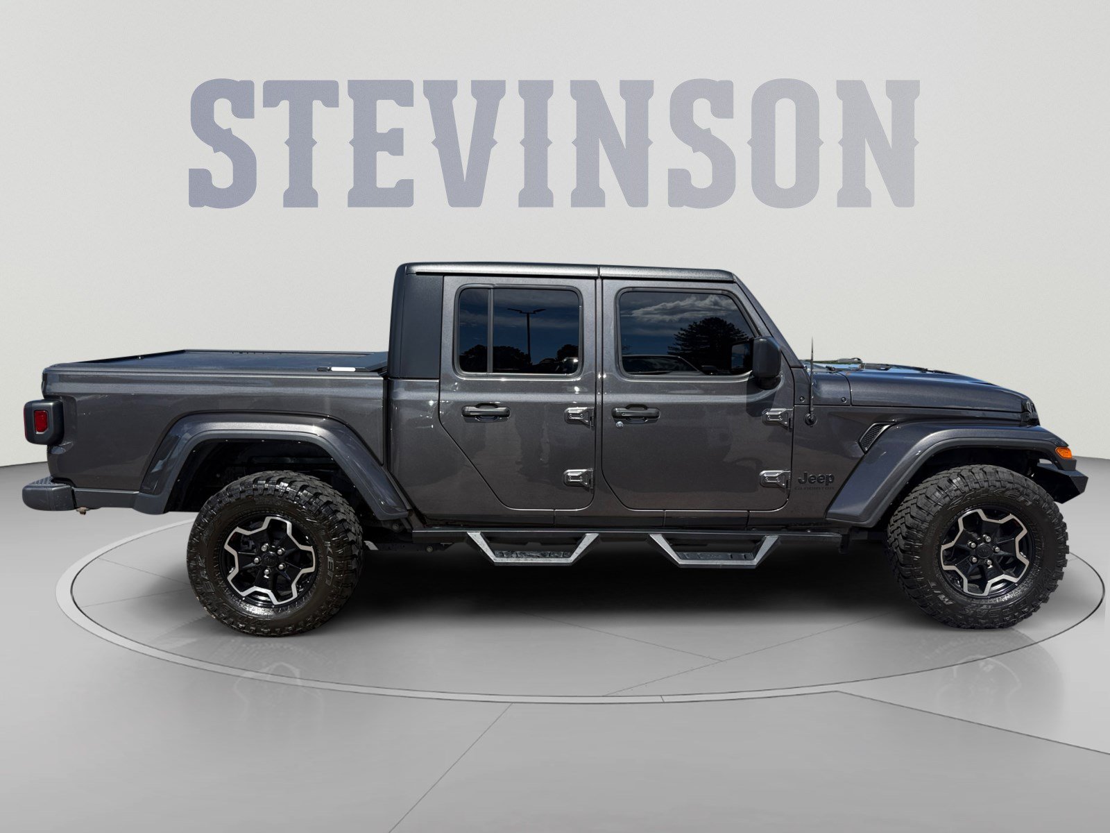 Used 2022 Jeep Gladiator Sport AWD/4WD image 6
