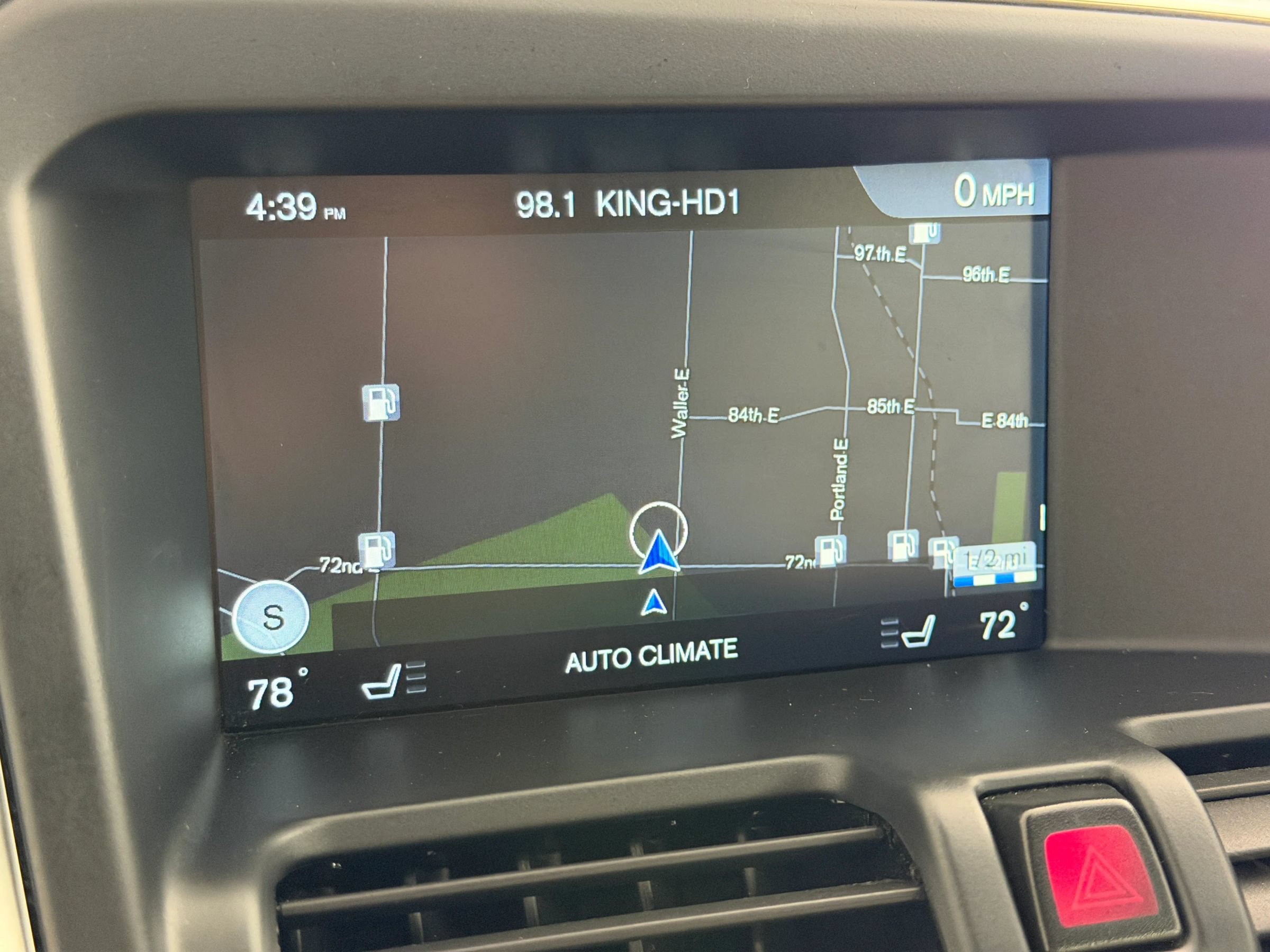 Used 2016 Volvo XC60 T6 Platinum FWD image 17
