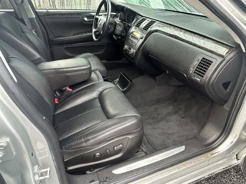 Used 2011 Cadillac DTS Limousine image 16