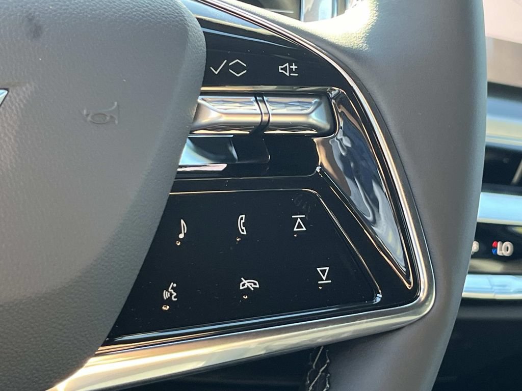 New 2026 Cadillac Lyriq Luxury RWD image 27