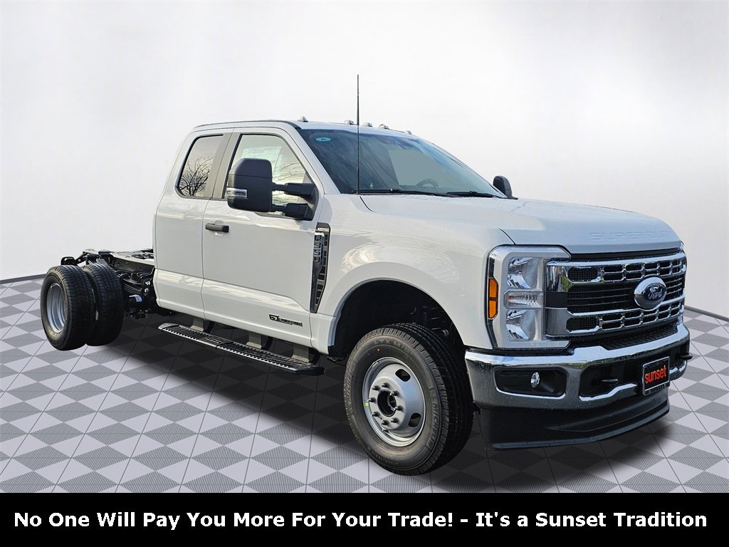 New 2024 Ford F350 XL w/ XL Chrome Package