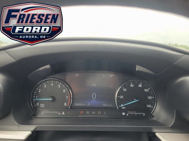 Used 2023 Ford Explorer XLT w/ Equipment Group 202A AWD/4WD image 17