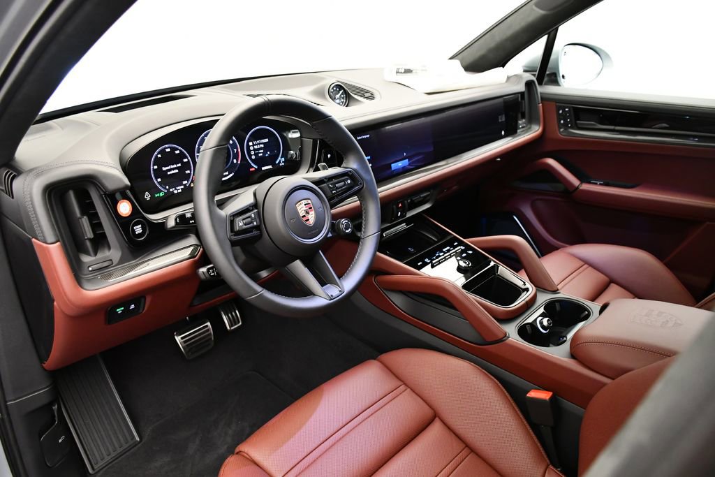 New 2026 Porsche Cayenne GTS AWD/4WD image 4