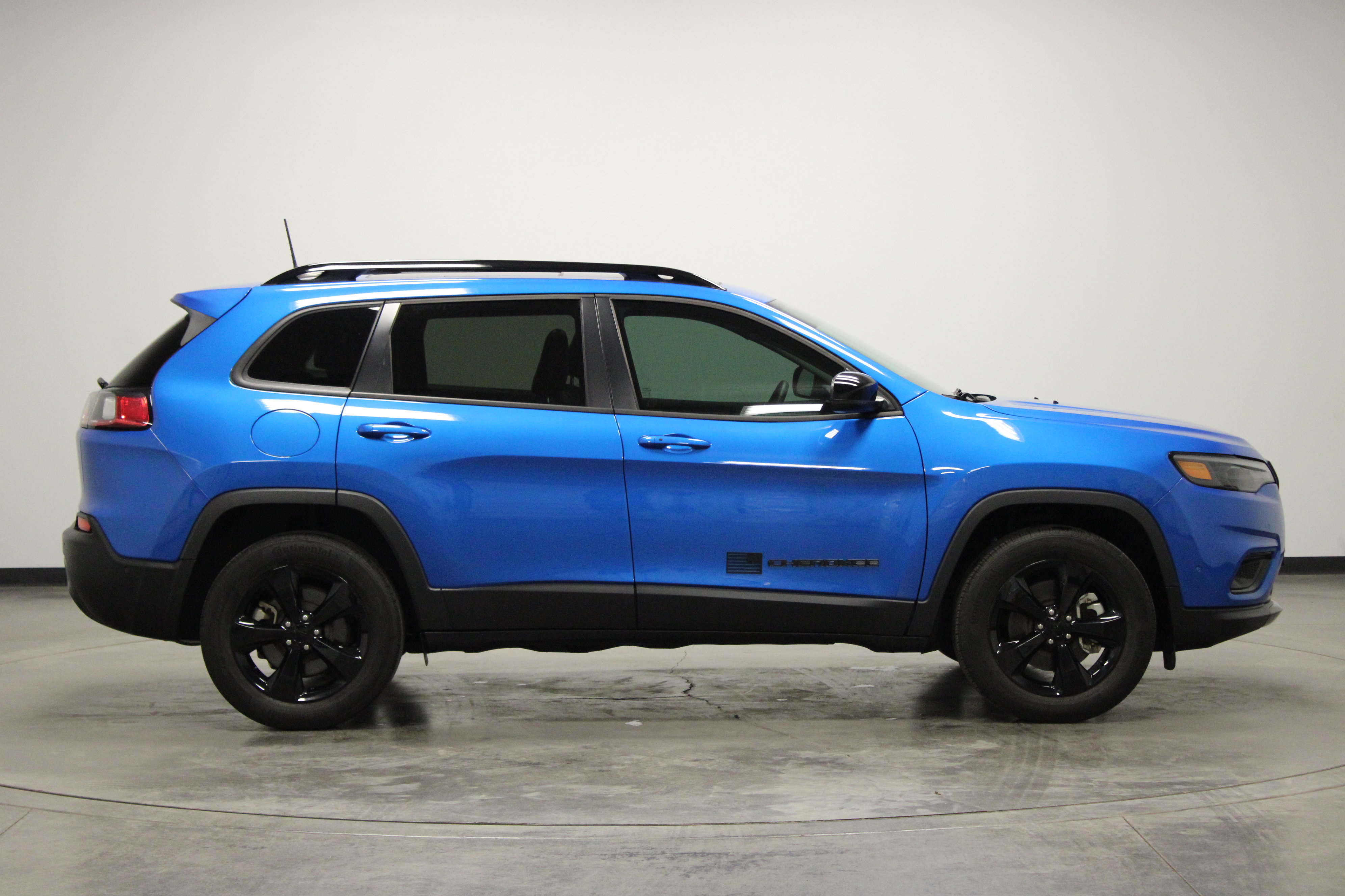 Used 2023 Jeep Cherokee Altitude Lux w/ Lux Elite Package image 9