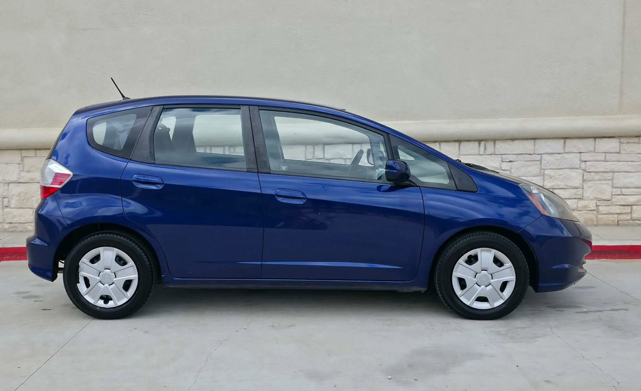 Used 2013 Honda Fit image 2