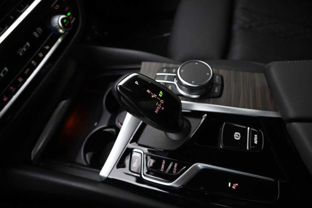 Used 2023 BMW 540i w/ Convenience Package image 34