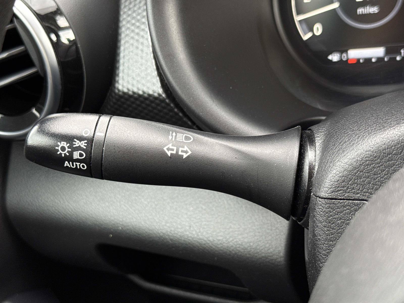 Used 2023 Nissan Kicks SV FWD image 16