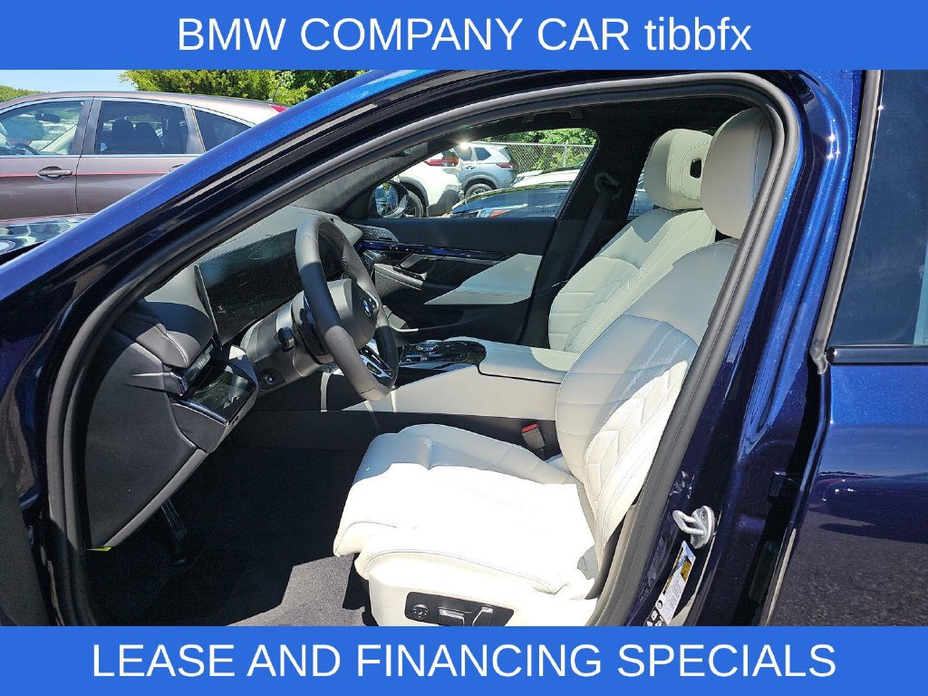 Used 2027 BMW 540i xDrive AWD/4WD image 11