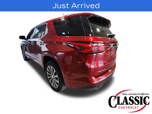 Used 2023 Chevrolet Traverse Premier FWD image 6