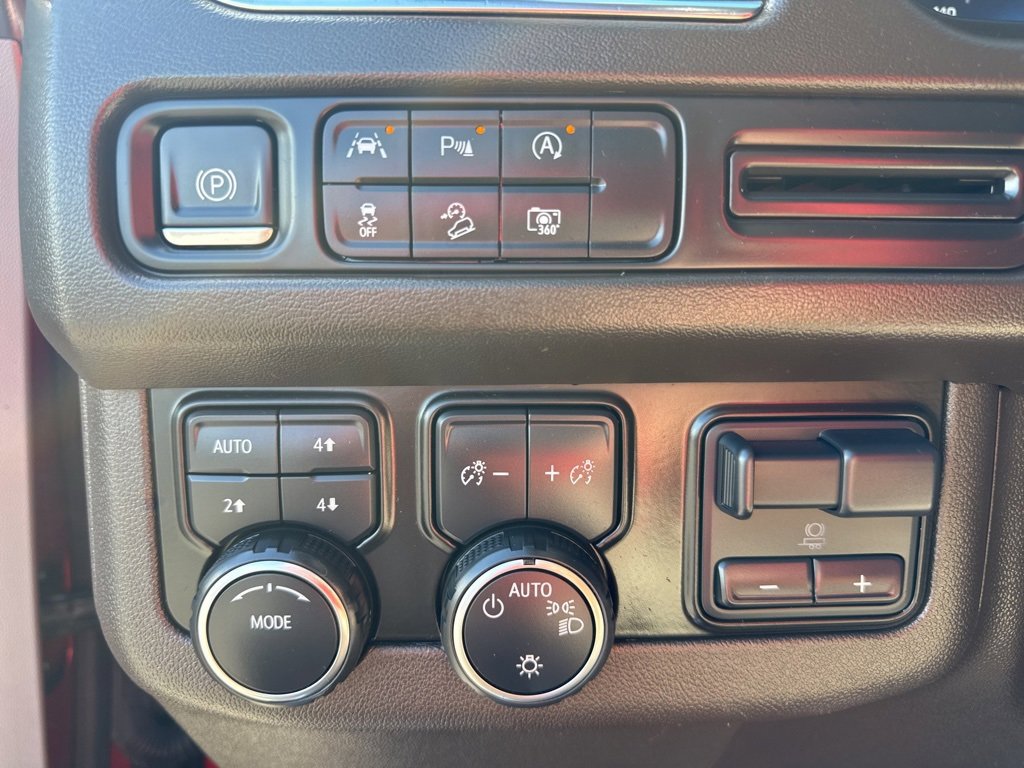 Used 2023 Chevrolet Tahoe Z71 w/ Luxury Package image 58