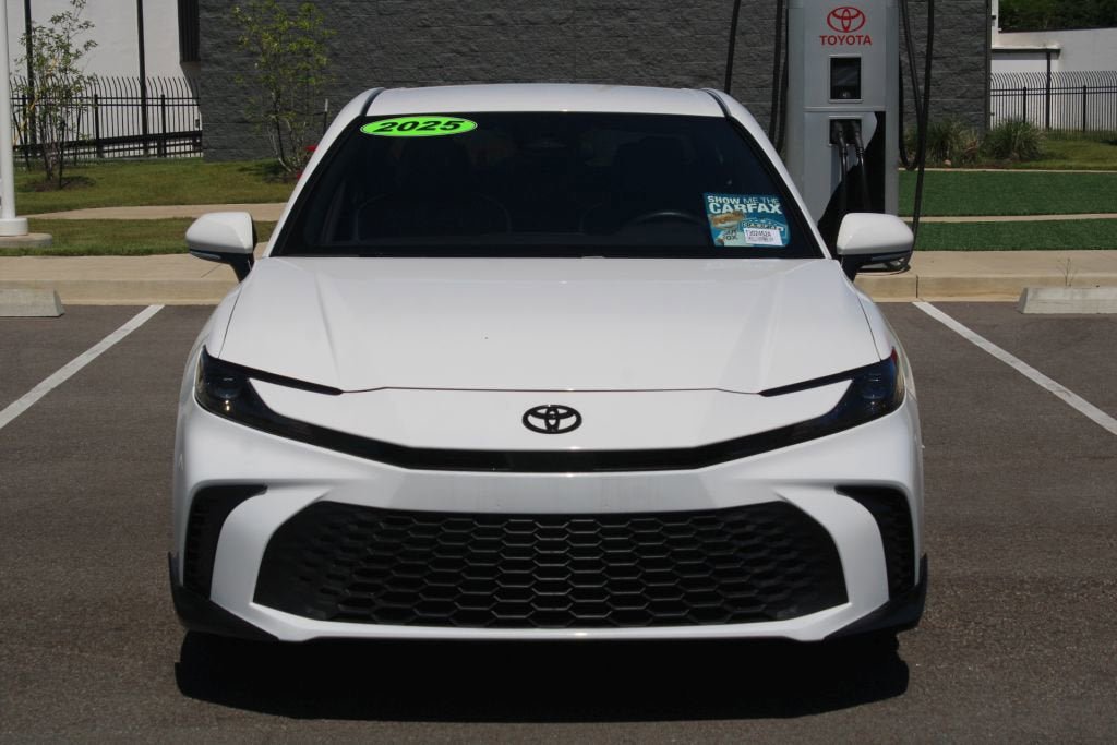 Used 2025 Toyota Camry SE FWD image 24