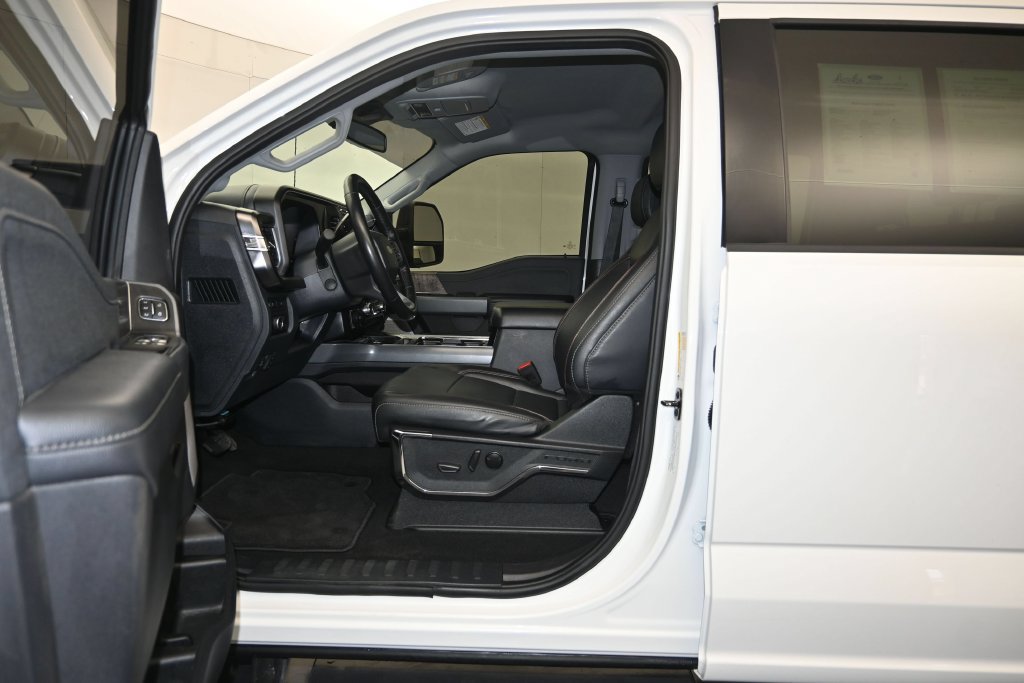 Used 2024 Ford F250 Lariat w/ Sport Appearance Package AWD/4WD image 22