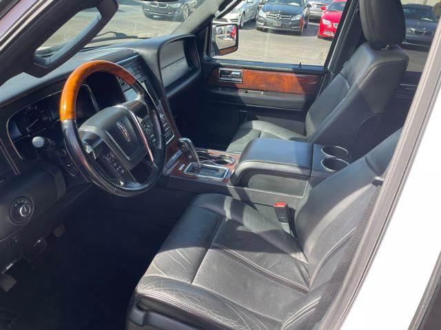 Used 2016 Lincoln Navigator Select image 7