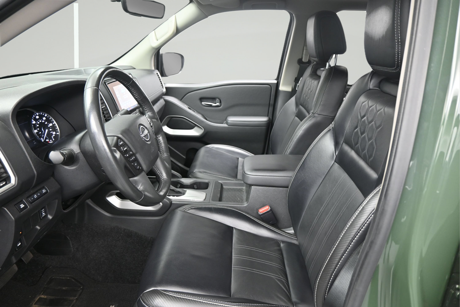 Certified 2024 Nissan Frontier SL w/ Technology Package AWD/4WD image 9