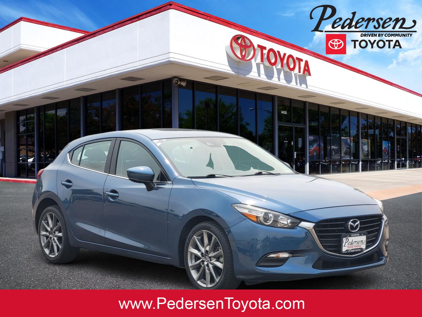 Used 2018 MAZDA MAZDA3 Touring FWD image 1