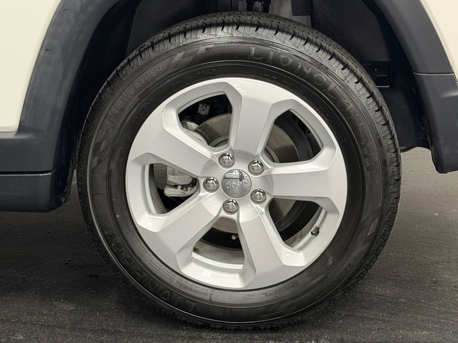 Used 2018 Jeep Compass Latitude image 15