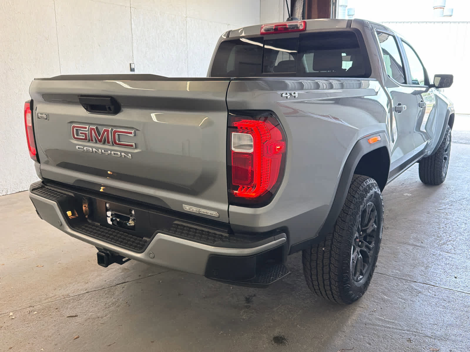 Used 2025 GMC Canyon Elevation w/ Convenience Package AWD/4WD image 5