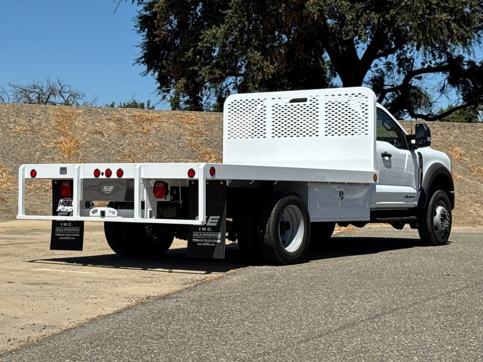 New 2025 Ford F550 XL image 3