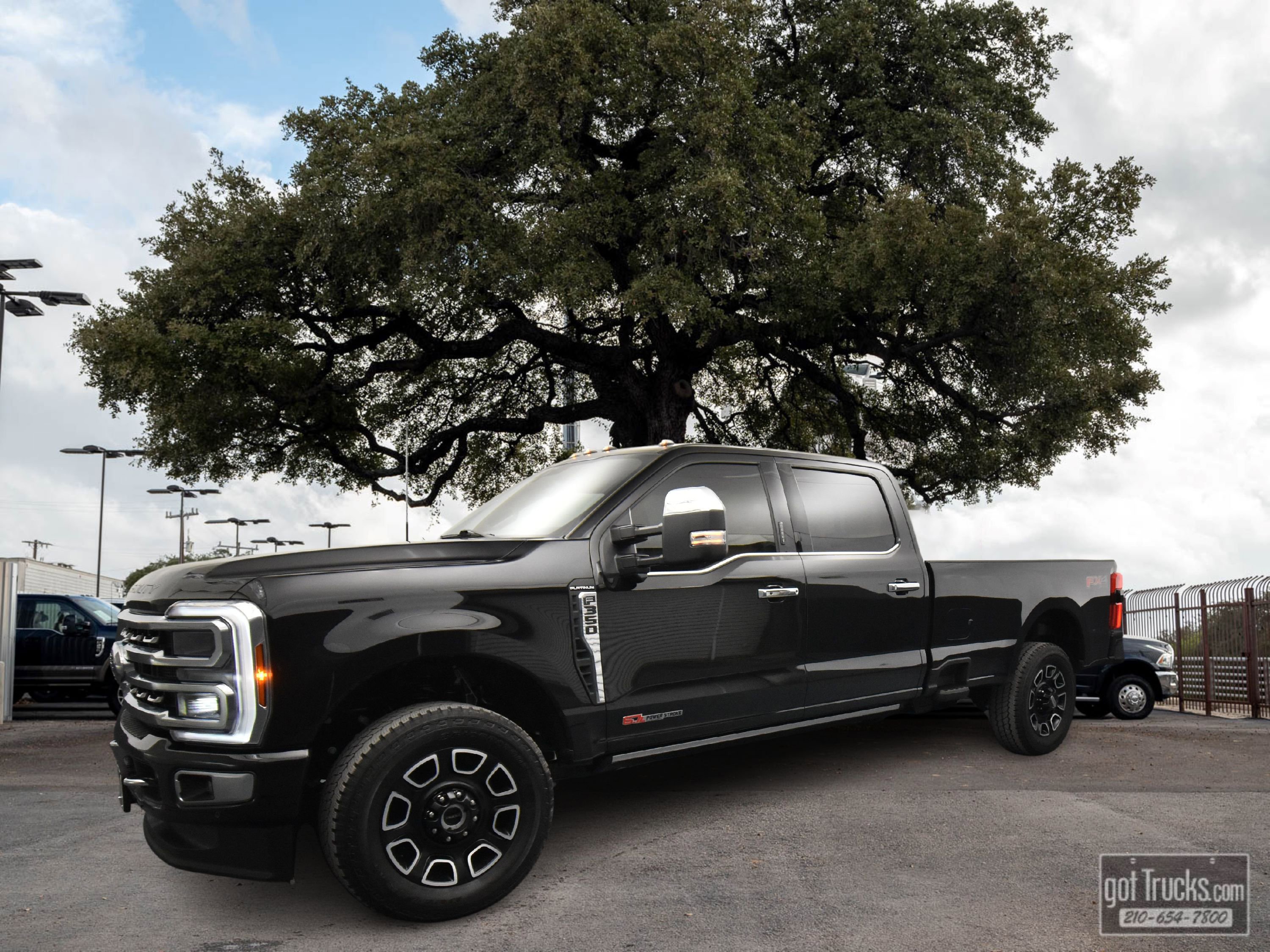 Used 2024 Ford F350 Platinum w/ FX4 Off-Road Package AWD/4WD image 1