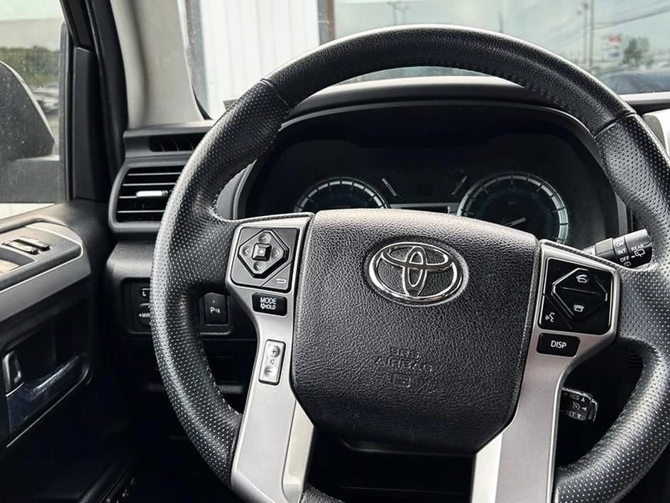 Used 2016 Toyota 4Runner Limited AWD/4WD image 9