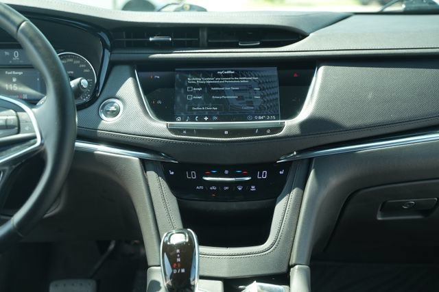 Used 2020 Cadillac XT5 Premium Luxury AWD/4WD image 29