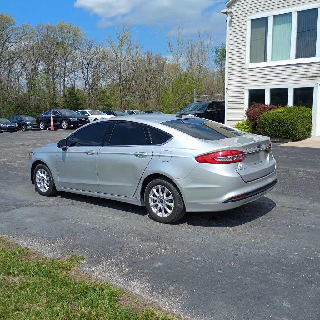 Used 2017 Ford Fusion S image 3