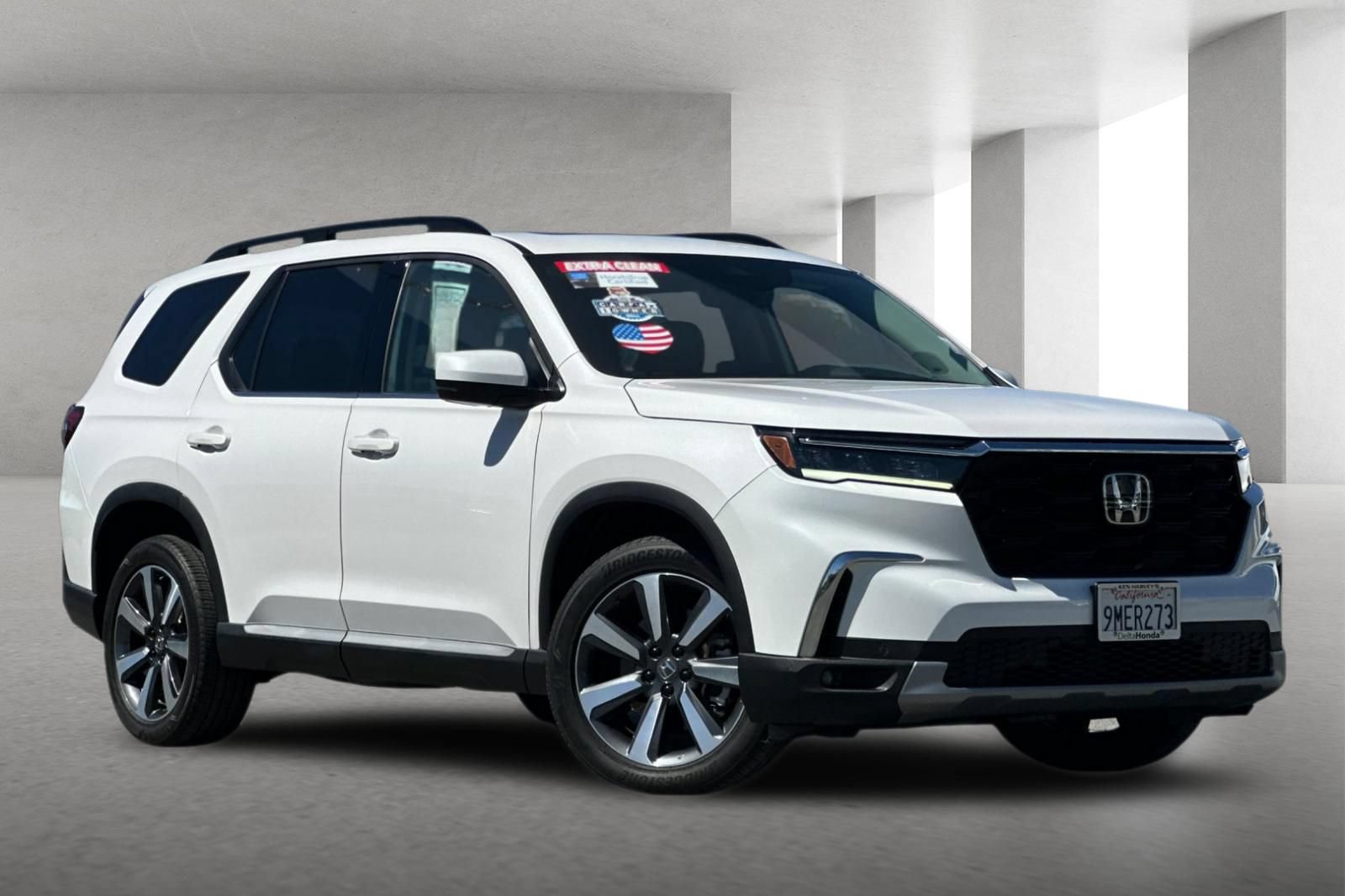 Certified 2025 Honda Pilot Touring image 1