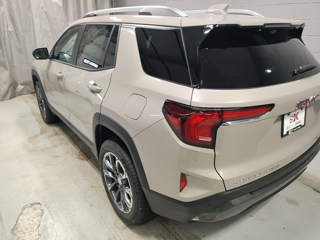New 2026 GMC Terrain Elevation w/ Elevation Premium Package image 19