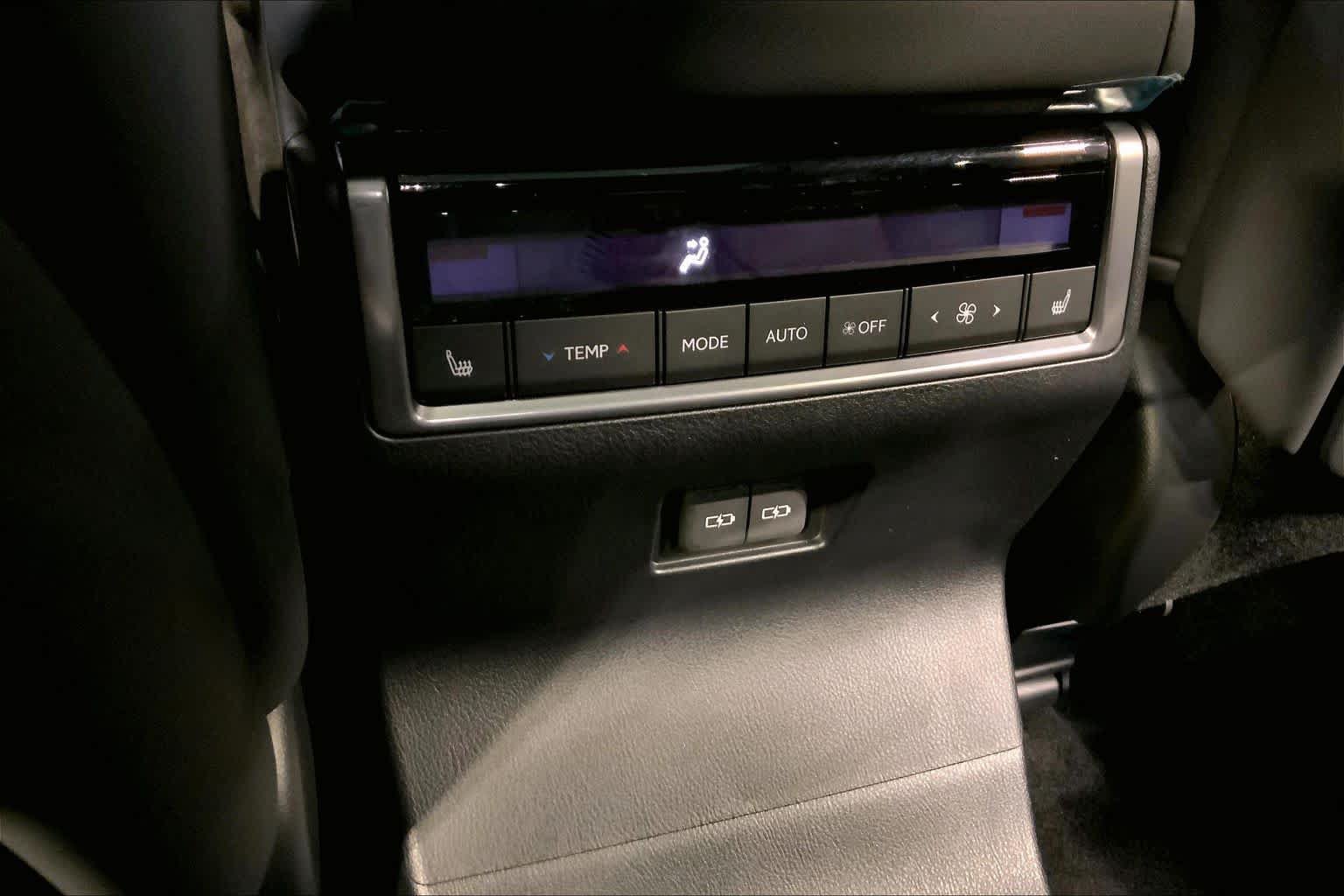Used 2024 Lexus GX 550 w/ Cold Area Package AWD/4WD image 34